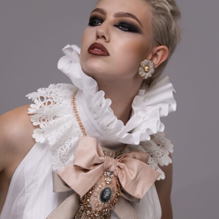 MARIE ANTOINETTE EAT CAKE